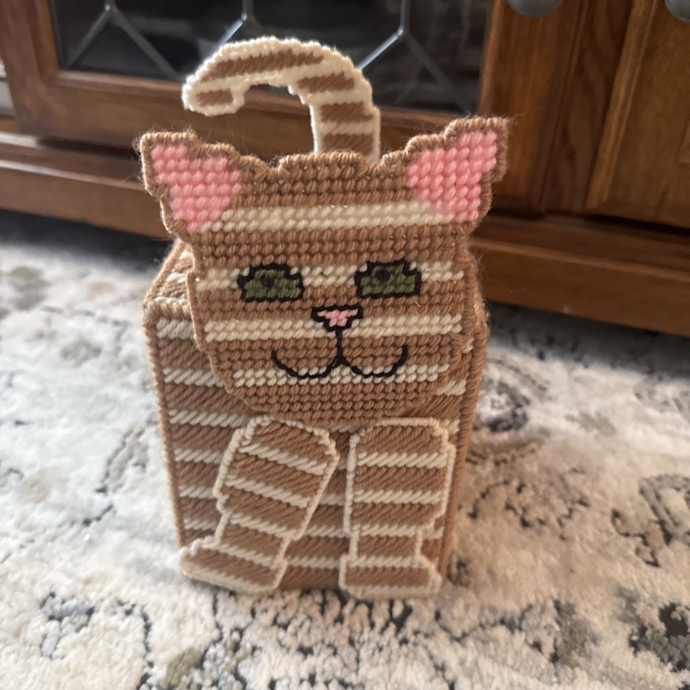 Handmade Smiling Cat 3D Plastic Canvas Tissue Box Cover
